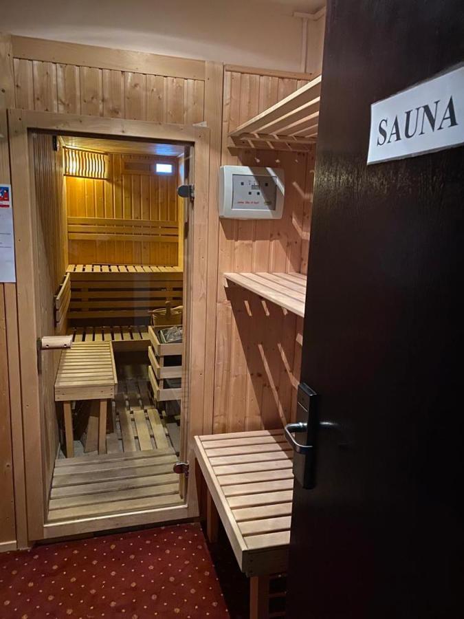 Hotel Miraj - Restaurant & Sauna & Biliard Poiana Brasov Exterior photo