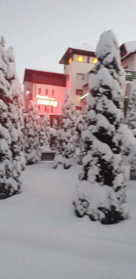 Hotel Miraj - Restaurant & Sauna & Biliard Poiana Brasov Exterior photo