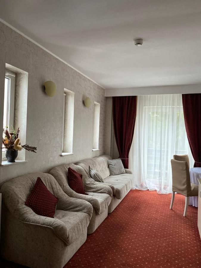 Hotel Miraj - Restaurant & Sauna & Biliard Poiana Brasov Exterior photo