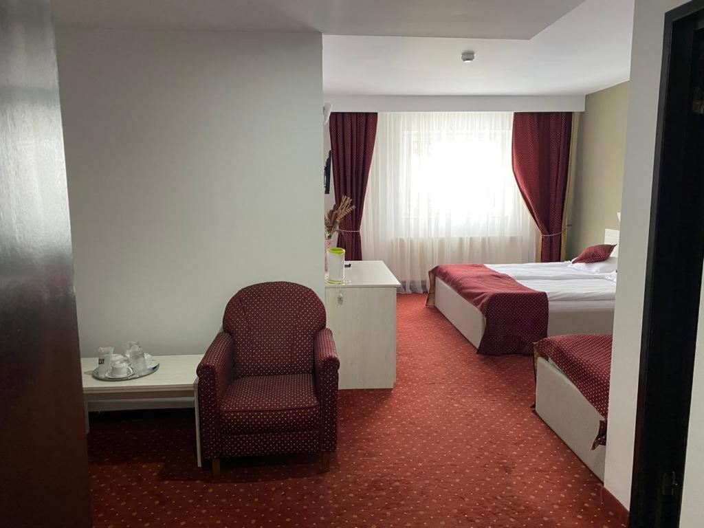 Hotel Miraj - Restaurant & Sauna & Biliard Poiana Brasov Room photo
