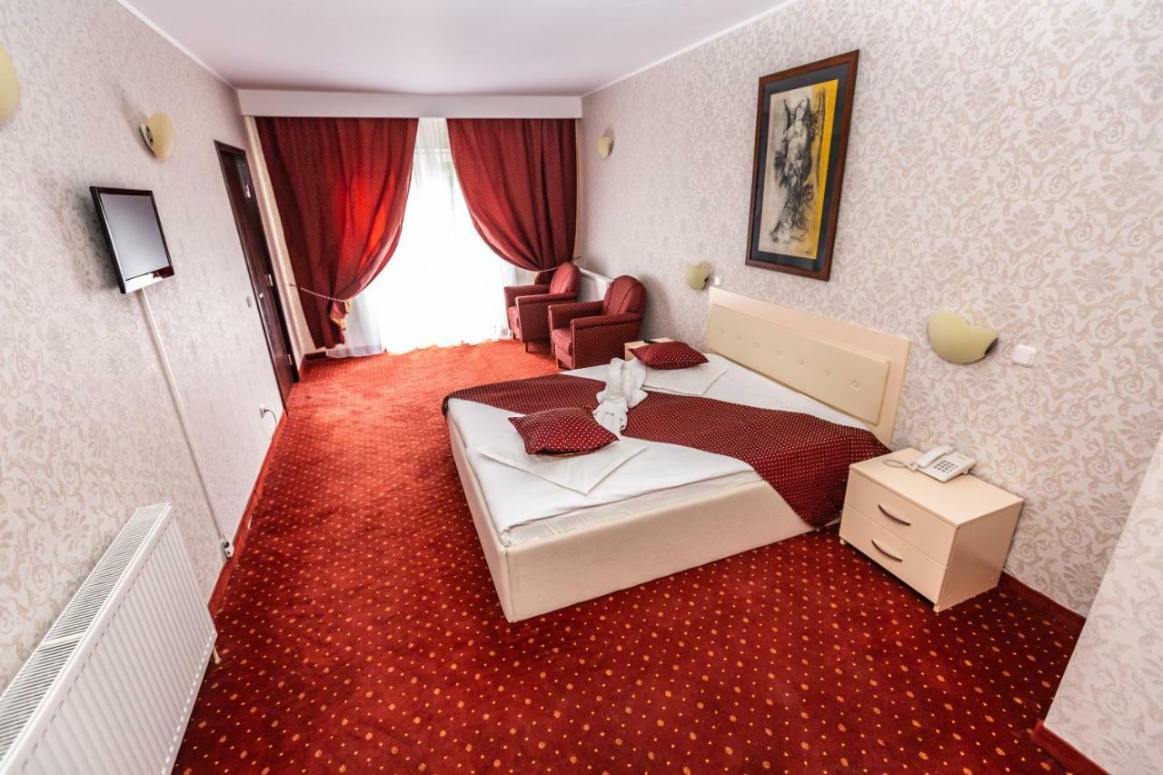 Hotel Miraj - Restaurant & Sauna & Biliard Poiana Brasov Exterior photo