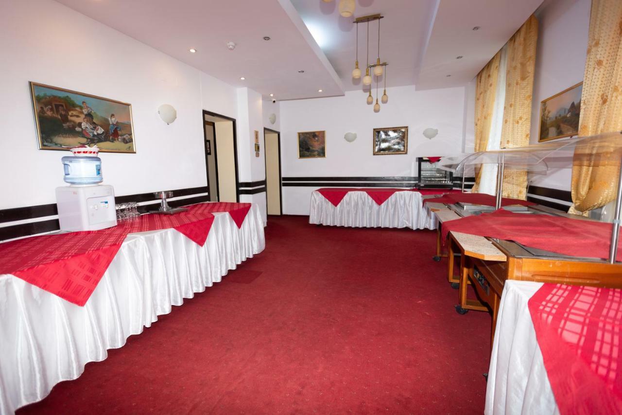 Hotel Miraj - Restaurant & Sauna & Biliard Poiana Brasov Exterior photo